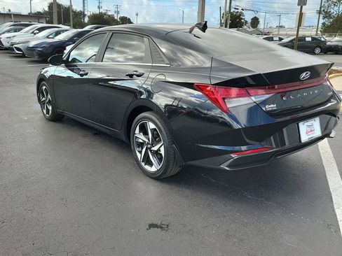 Used 2023 Hyundai Elantra Limited image 4