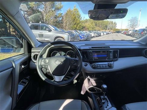 Used 2018 Toyota RAV4 Limited image 10