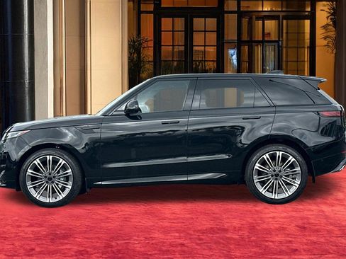 New 2026 Land Rover Range Rover Sport Dynamic SE image 2