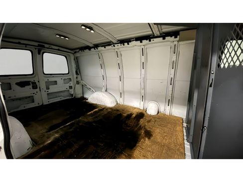 Used 2016 Chevrolet Express 3500 image 15