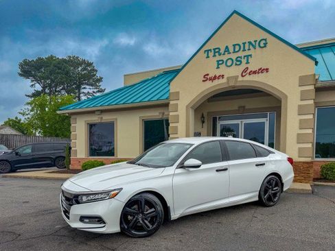 Used 2020 Honda Accord Sport image 3