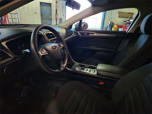 Used 2018 Ford Fusion SE w/ Fusion SE Technology Package image 7