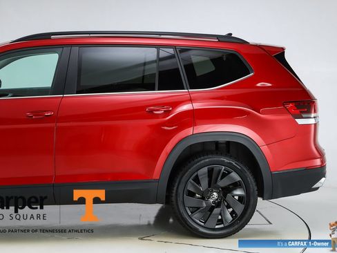 Used 2024 Volkswagen Atlas SE w/ Panoramic Sunroof Package FWD image 44