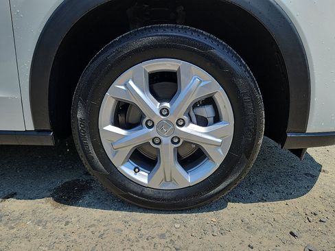 Used 2023 Honda HR-V LX image 9