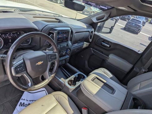 Used 2020 Chevrolet Silverado 1500 LTZ w/ LTZ Premium Package AWD/4WD image 13