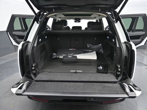 New 2025 Land Rover Range Rover SE image 17