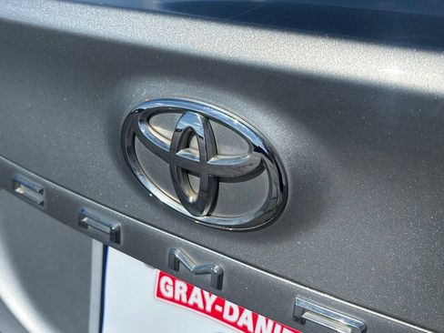 Used 2018 Toyota Camry XLE FWD image 32