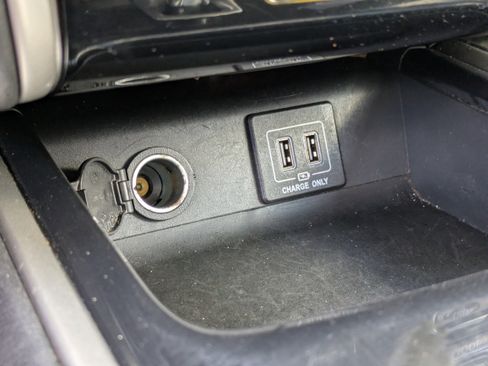 Used 2018 Nissan Pathfinder SV image 31