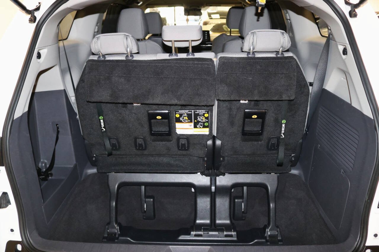 Used 2023 Toyota Sienna LE AWD/4WD image 90