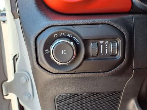 Used 2021 Jeep Wrangler Unlimited Rubicon image 25