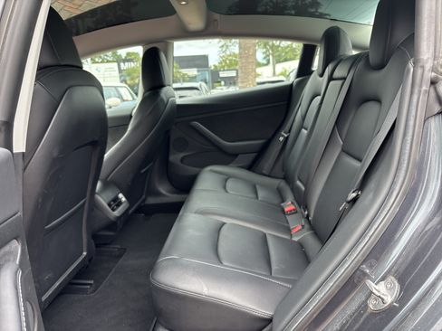 Used 2022 Tesla Model 3 Long Range AWD/4WD image 30