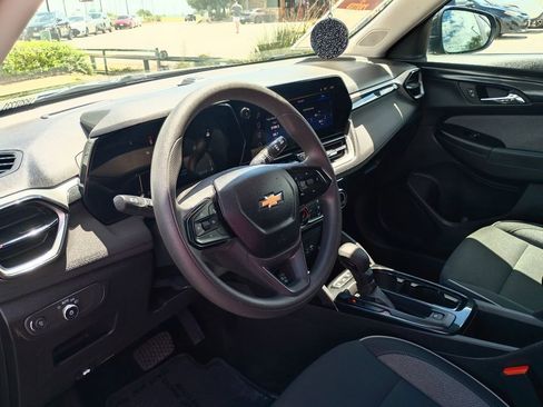 Used 2025 Chevrolet TrailBlazer LT AWD/4WD image 11