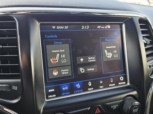 Used 2018 Jeep Grand Cherokee Laredo image 19