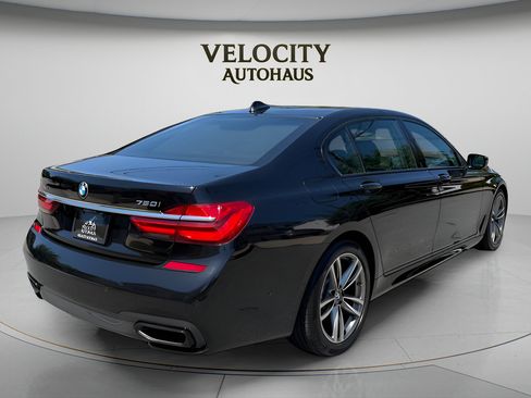 Used 2019 BMW 750i xDrive w/ Executive Package AWD/4WD image 7
