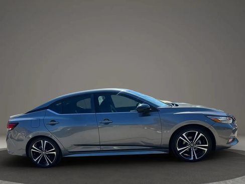 Used 2021 Nissan Sentra SR FWD image 3