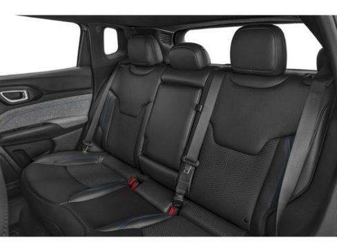 Certified 2023 Jeep Compass Latitude w/ Sun and Sound Group AWD/4WD image 13