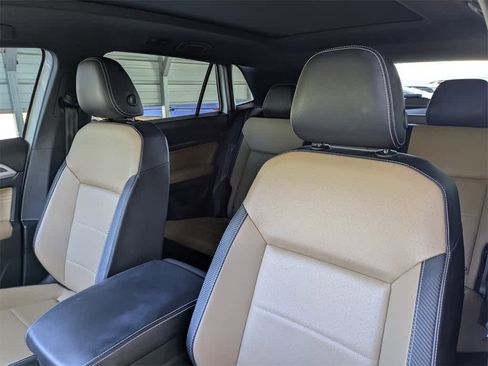 Used 2023 Volkswagen Atlas Cross Sport SE image 7