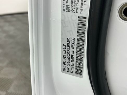 Used 2024 RAM 2500 Big Horn w/ Bed Utility Group image 33