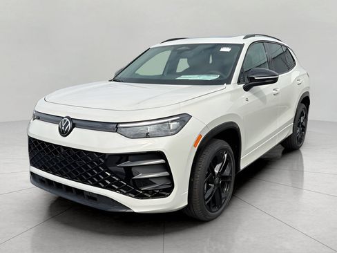 New 2026 Volkswagen Tiguan SE R-Line AWD/4WD image 3