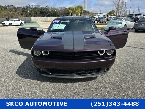Used 2020 Dodge Challenger SXT w/ Blacktop Package image 29