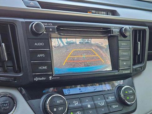 Used 2018 Toyota RAV4 XLE FWD image 14