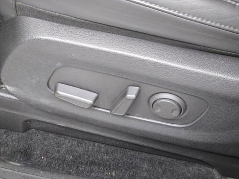 Used 2024 Kia Carnival LX image 27