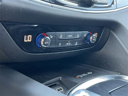 Used 2023 Buick Enclave Essence image 23