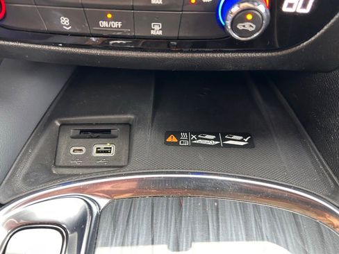 Certified 2023 Buick Enclave Essence image 31