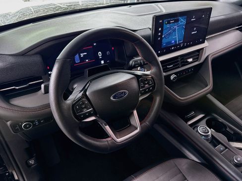 Used 2025 Ford Explorer ST-Line w/ ST-Line Street Pack AWD/4WD image 23