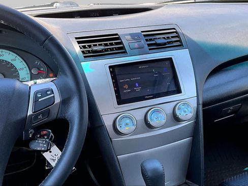 Used 2009 Toyota Camry SE FWD image 8