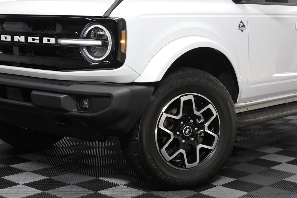 Used 2023 Ford Bronco Outer Banks AWD/4WD image 3