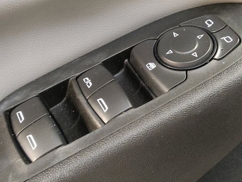 Used 2022 Chevrolet Equinox LS image 27