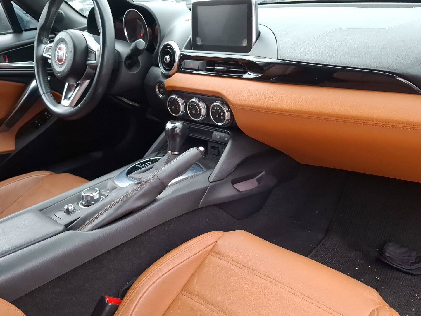 Used 2017 FIAT 124 Spider Lusso RWD image 12