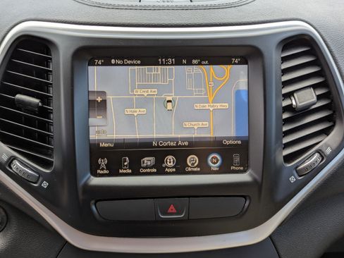 Used 2016 Jeep Cherokee Latitude w/ Comfort/Convenience Group FWD image 22