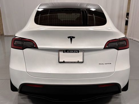Used 2024 Tesla Model Y Long Range image 7