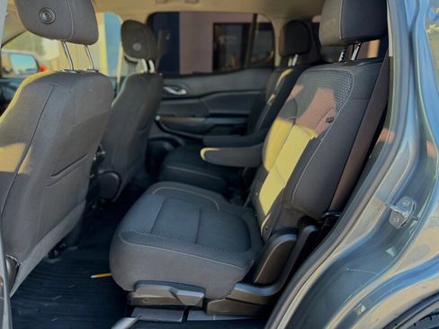 Used 2021 GMC Acadia SLE w/ LPO, Floor Liner Package image 4