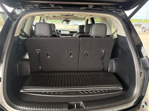 Used 2024 Kia Telluride EX w/ EX Captain's Chair Package AWD/4WD image 17