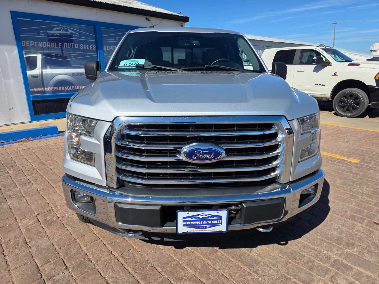 Used 2016 Ford F150 XLT w/ Equipment Group 302A Luxury AWD/4WD image 2