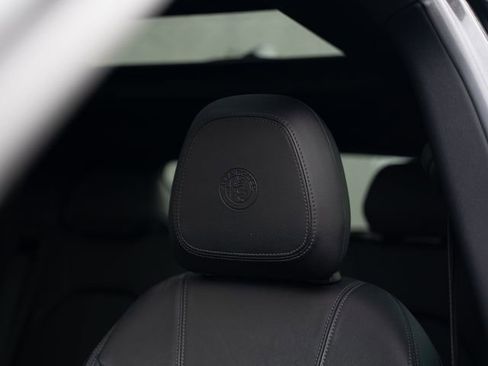 Used 2023 Alfa Romeo Stelvio Ti image 19