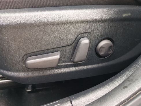 Used 2024 Kia Seltos EX AWD/4WD image 16