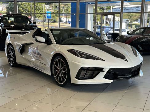 Used 2026 Chevrolet Corvette Stingray Premium Conv RWD image 2