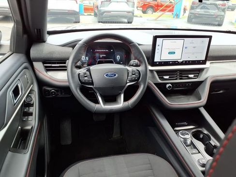 Used 2025 Ford Explorer ST-Line w/ ST-Line Street Pack AWD/4WD image 6