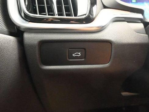 Used 2025 Volvo S60 B5 Plus FWD image 27