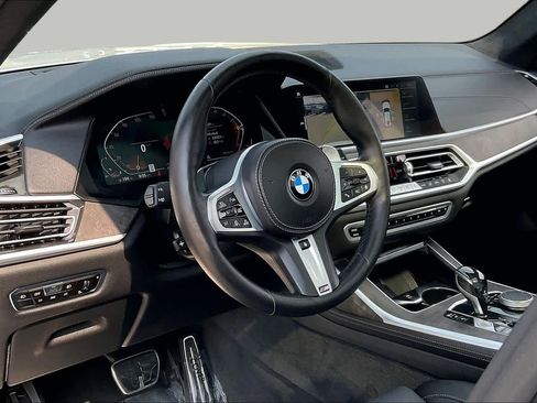 Used 2022 BMW X7 xDrive40i w/ M Sport Package AWD/4WD image 17