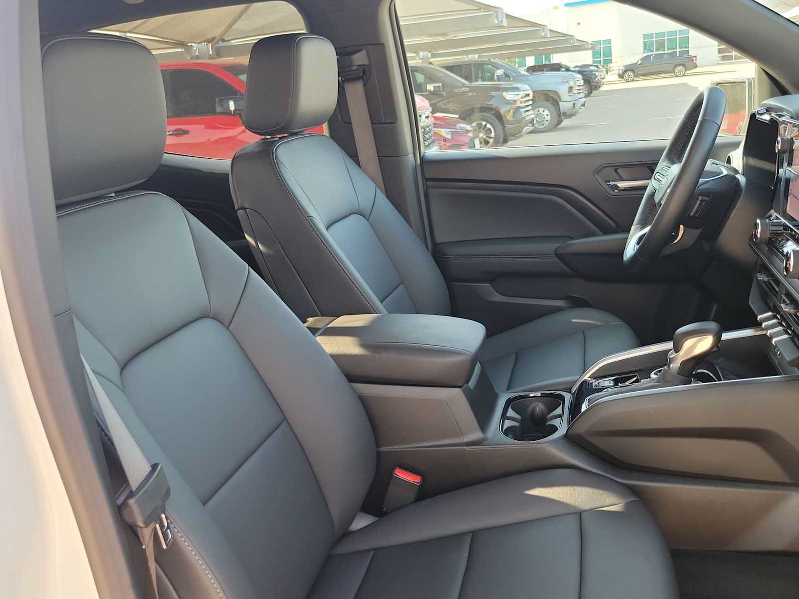 New 2026 Chevrolet Colorado LT w/ LT Convenience Package AWD/4WD image 18