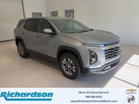 New 2026 Chevrolet Equinox LT w/ Convenience Package II image 1