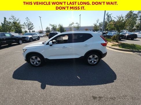 Used 2019 Volvo XC40 T5 Momentum AWD/4WD image 7