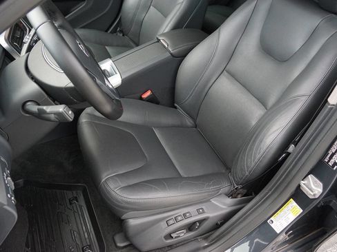 Used 2016 Volvo V60 T5 Premier w/ Convenience Package image 22