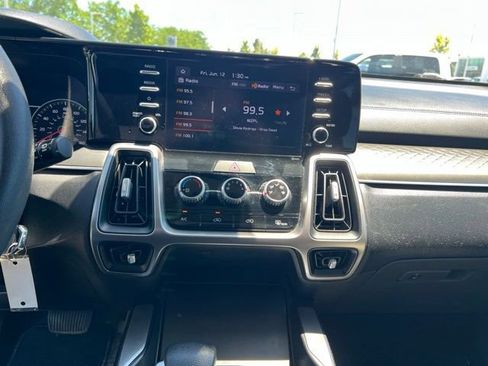 Used 2022 Kia Sorento LX AWD/4WD image 17