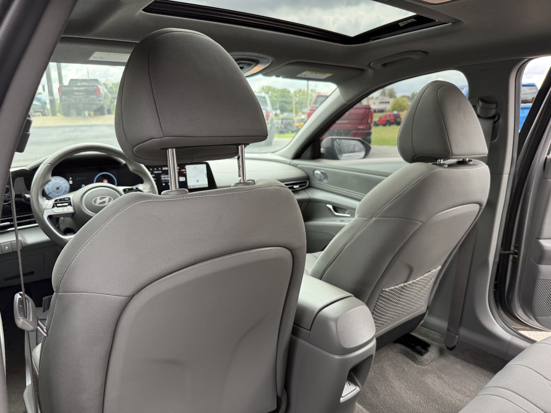Used 2025 Hyundai Elantra SEL FWD image 32